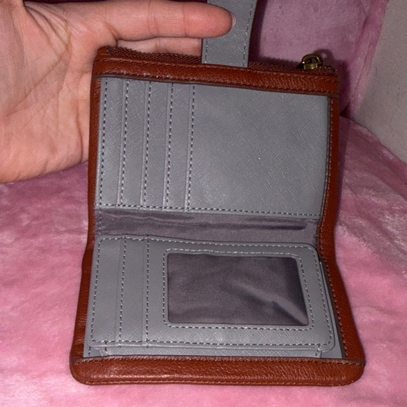 Fossil Lainie Multifunction Brown Leather Wallet NWOT - Picture 6 of 12